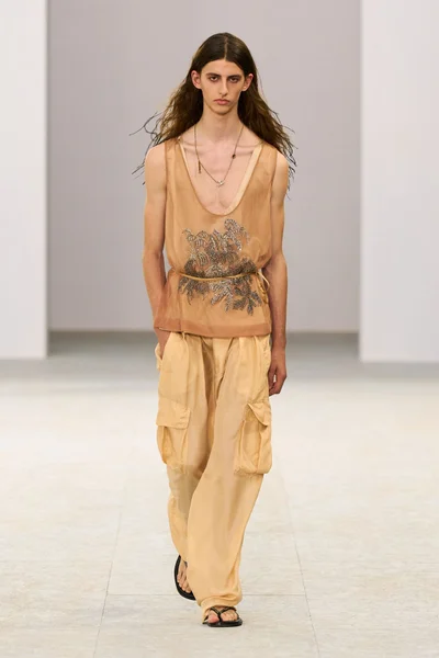 Look 2
